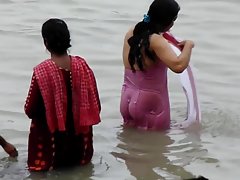 Rzeka fryzury ganges w łazience w niewoli
