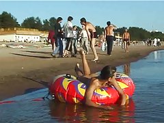Piękny laski nago filmy świeże twarze nastolatek gra na plaży nagie