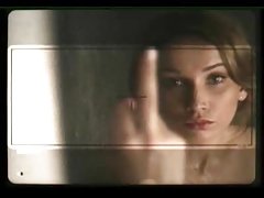 Anfisa gole pipy Czechowa złapała w prysznic