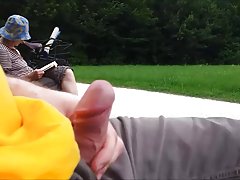 Teaser-babcia seksowne panie nago w parku