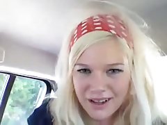 Darmowe filmy erotyczne dla dorosłych blondynka masturbuje się w samochodzie